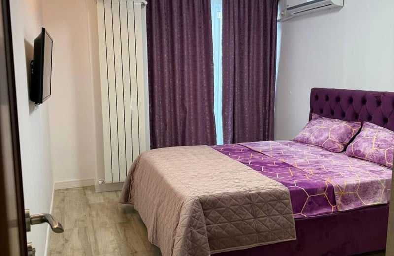 Rent of furnished 3-room apartments, 85 m², with a lake view, Constanța, Romania